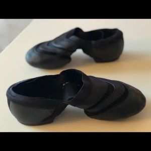 Capezio Freeform black jazz shoe